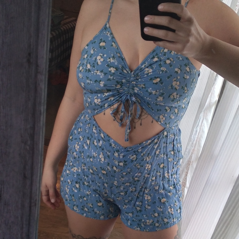 Blue Floral Cutout Romper - Picture 2 of 5